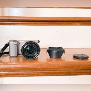 SONY NEX5R camera with SEL1855 Lens